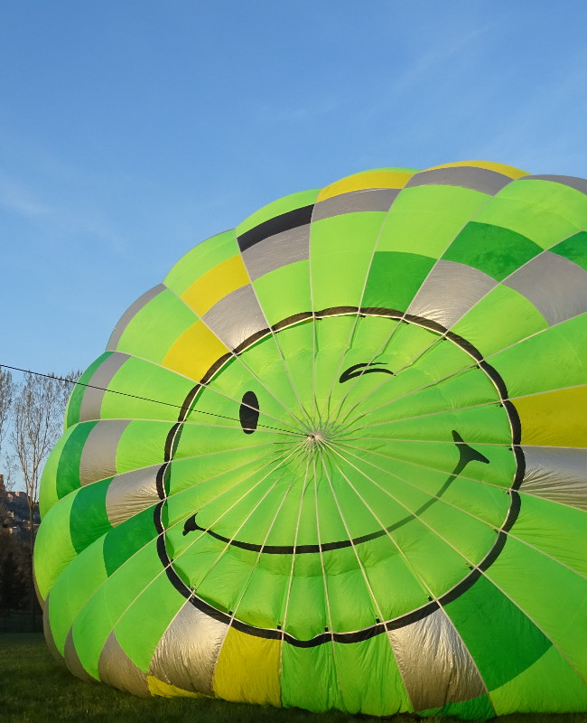 Lever du soleil sur Albi en montgolfière